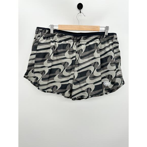 Nike Dri-Fit Icon Clash Tempo Luxe Running Shorts Women's Size XX-Large XXL NWT - Picture 2 of 10